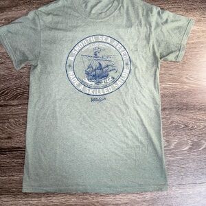 Men’s graphic T shirt